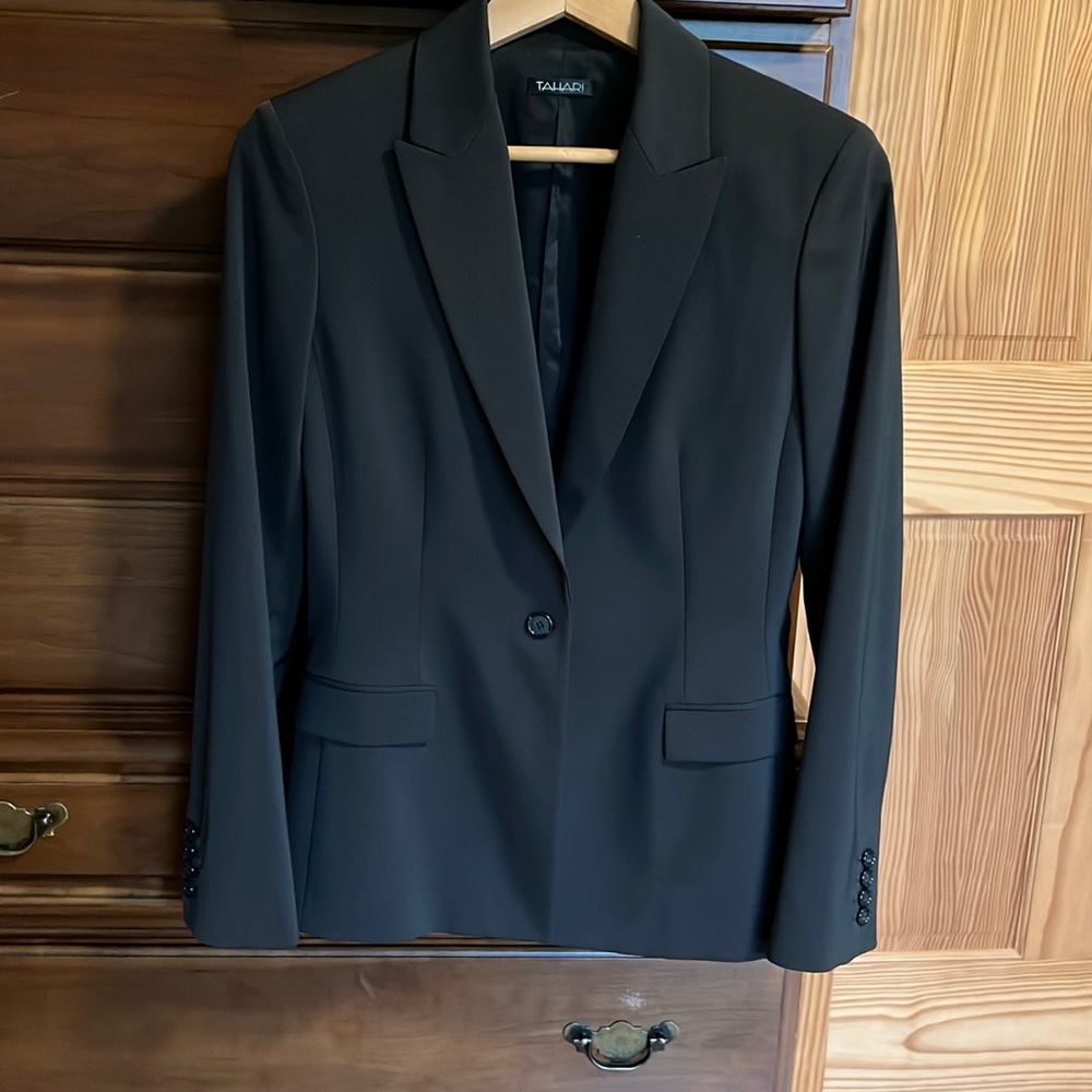 TAHARI Long Blazer; sleek fabric in a rich espresso dark brown